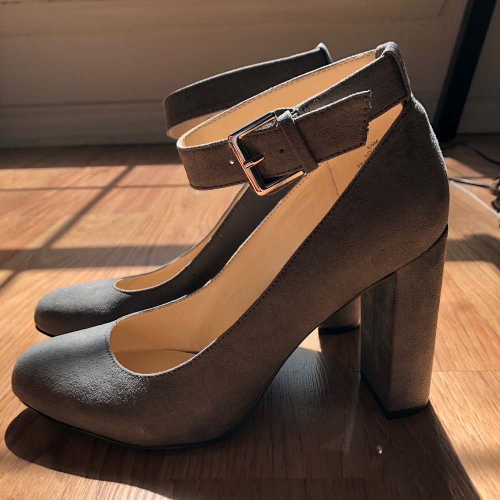 BRAND NEW Nine West Louizao Ankle Strap Pumps